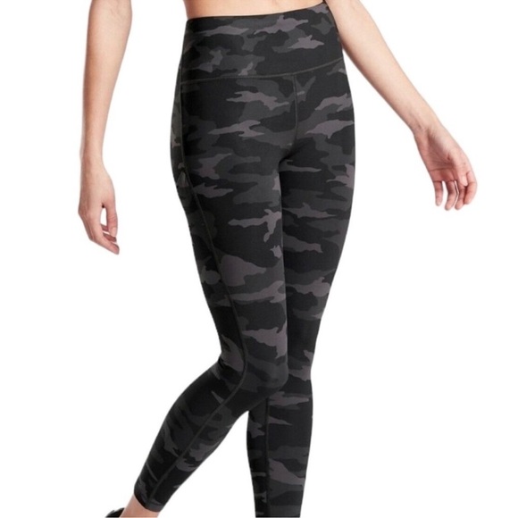 Athleta Ultimate Camo 7/8 Tight Medium - Picture 1 of 10